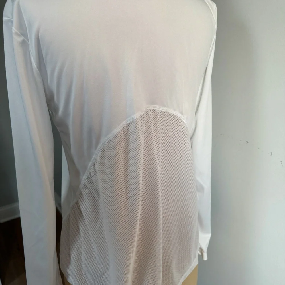 Nike women’s White Fitted Long Sleeve Tee size XS